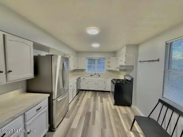 Jacksonville Beach, FL 32250,1823 SABLE PALM LN