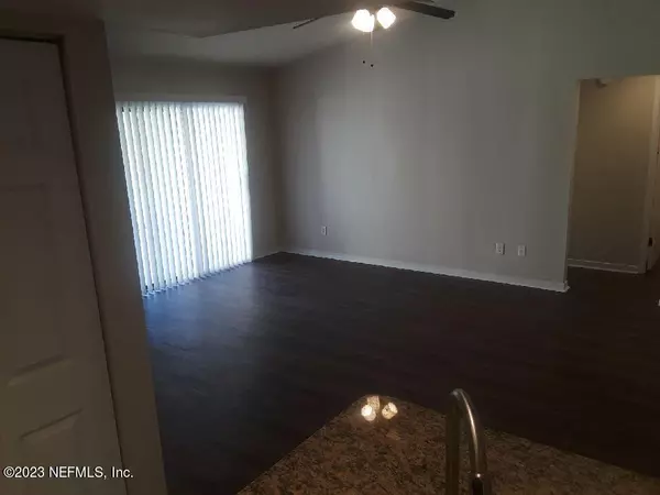 Jacksonville, FL 32233,1503 CHALLENGER CT #1503