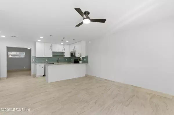 Jacksonville, FL 32216,3064 CARREVERO DR W