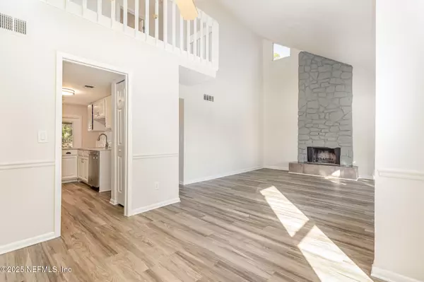 Jacksonville, FL 32223,11562 W RIDE DR