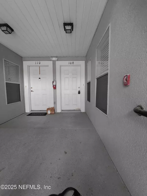 Jacksonville, FL 32256,7053 SNOWY CANYON DR #108