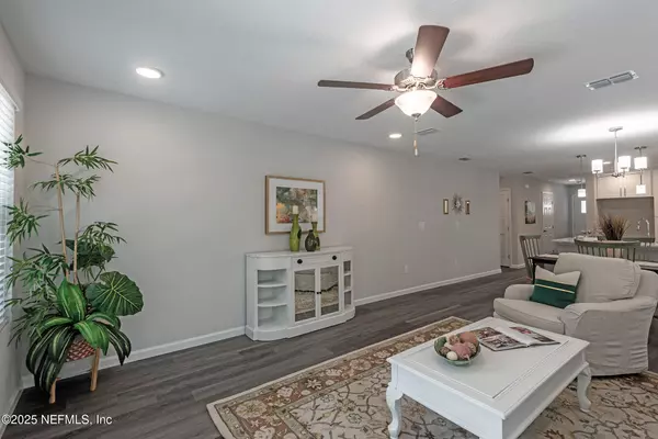 Jacksonville, FL 32216,548 LAURINA ST