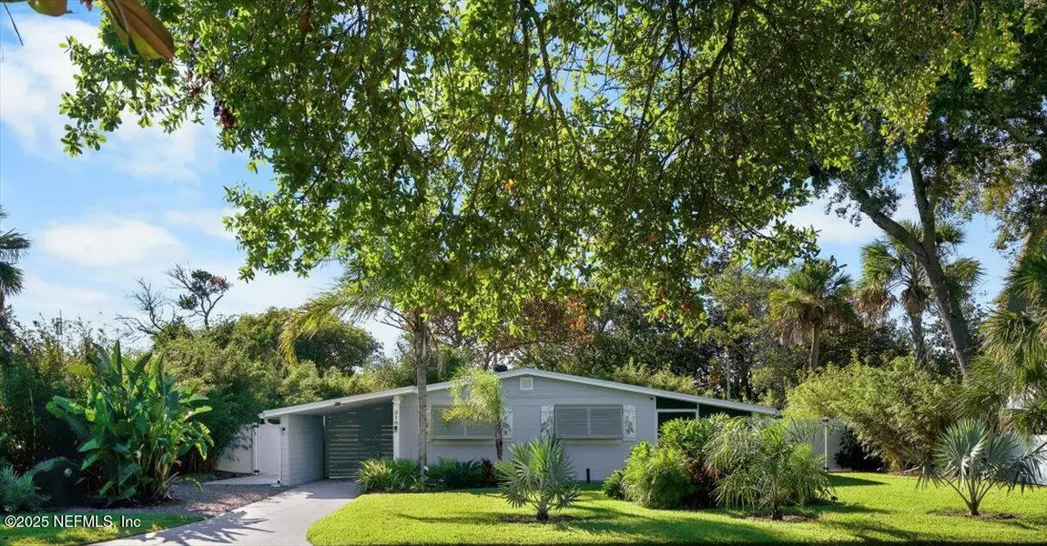 318 ROYAL PALMS DR, Atlantic Beach, FL 32233