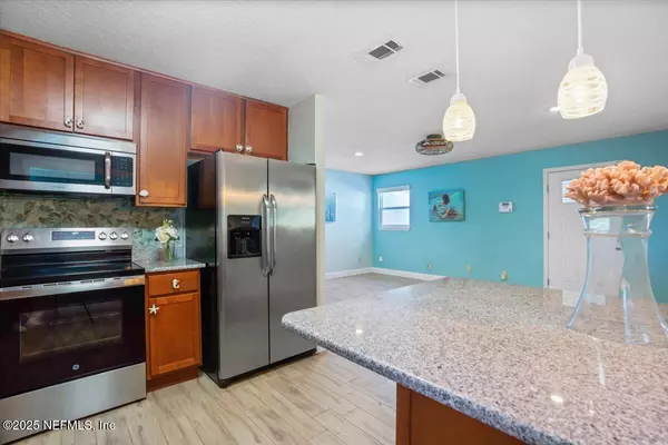 Atlantic Beach, FL 32233,318 ROYAL PALMS DR