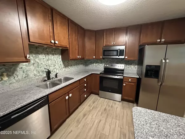 Atlantic Beach, FL 32233,318 ROYAL PALMS DR