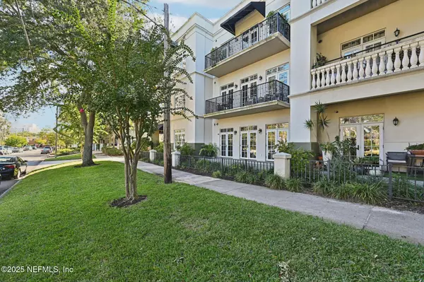 Jacksonville, FL 32204,2064 HERSCHEL ST #106