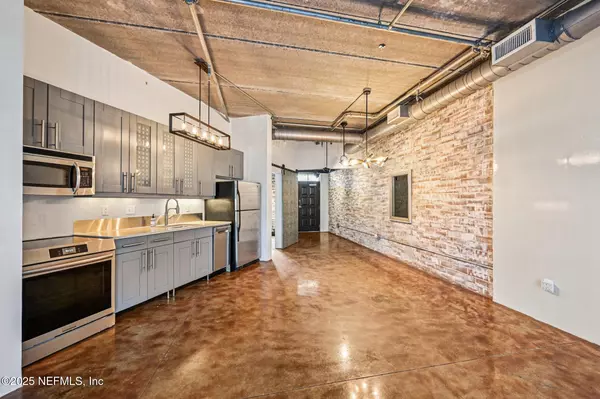 Jacksonville, FL 32204,2064 HERSCHEL ST #106