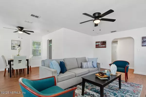 Jacksonville, FL 32206,138 W 17TH ST