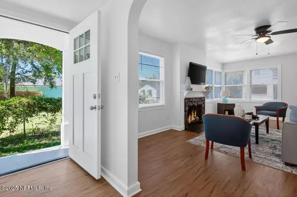 Jacksonville, FL 32206,138 W 17TH ST