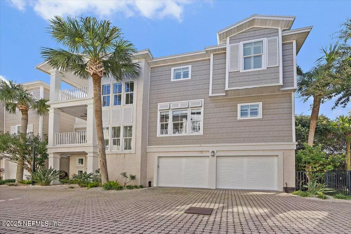Atlantic Beach, FL 32233,80 BEACH COTTAGE LN #201