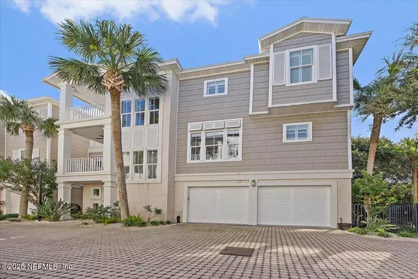 80 BEACH COTTAGE LN #201, Atlantic Beach, FL 32233