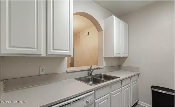 Jacksonville, FL 32256,7801 POINT MEADOWS DR #1108