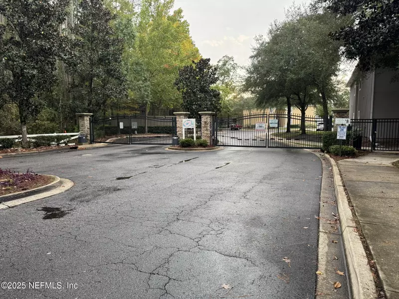 6087 MAGGIES CIR #104, Jacksonville, FL 32244