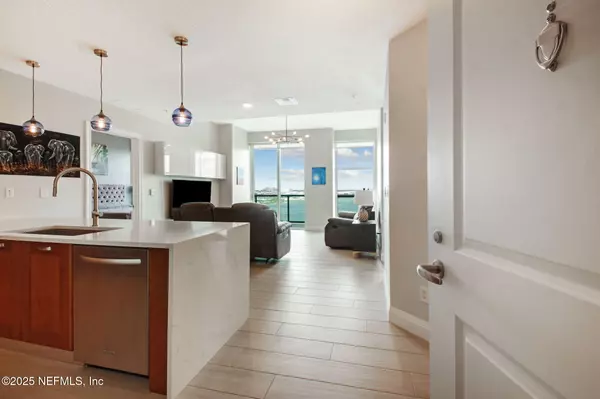 Jacksonville, FL 32207,1431 RIVERPLACE BLVD #1409