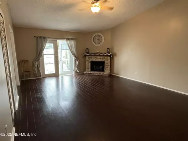 Atlantic Beach, FL 32233,636 AQUATIC DR