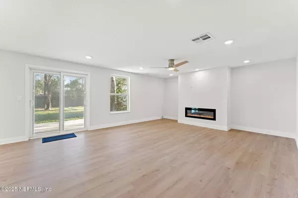 Jacksonville, FL 32233,2564 STERN DR