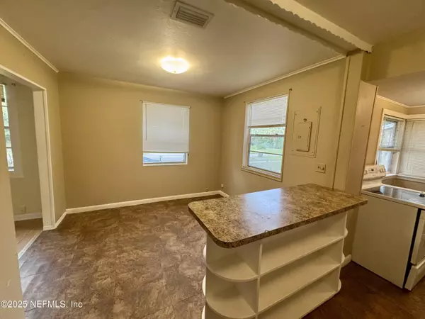 Jacksonville, FL 32210,2649 LAKE SHORE BLVD