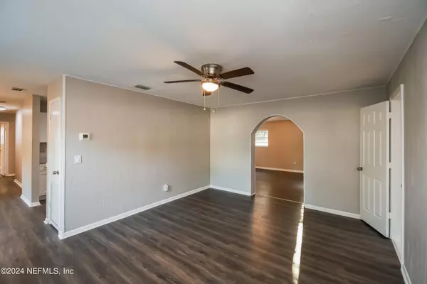 Jacksonville, FL 32210,2436 LOURDES DR W