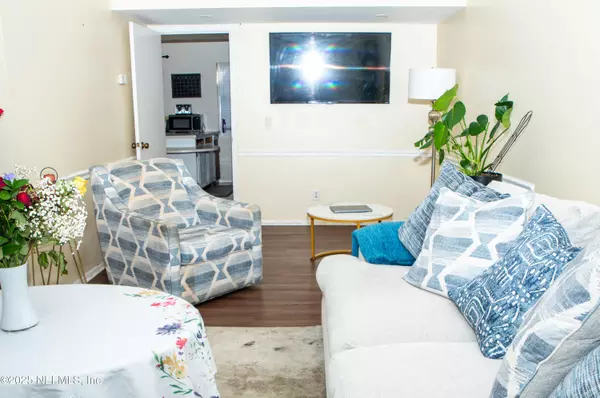 Jacksonville, FL 32217,4822 WINDRUSH LN