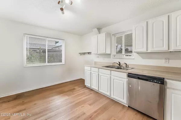 Jacksonville Beach, FL 32250,835 7TH AVE S #835 & 837