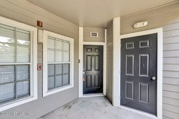 Jacksonville, FL 32246,10000 GATE Pkwy N #1621