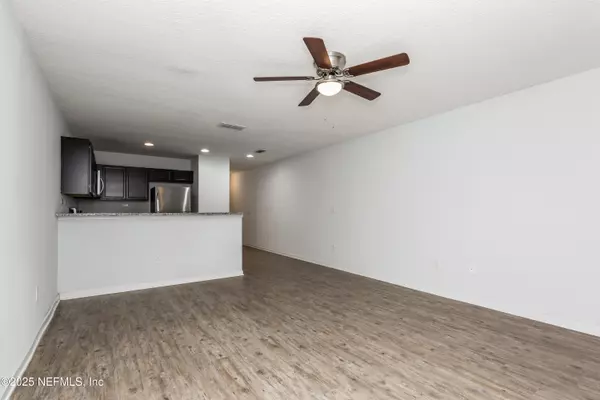 Jacksonville, FL 32216,530 EISEMAN WAY