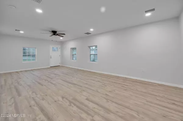 Jacksonville, FL 32256,7519 BIRDIES RD