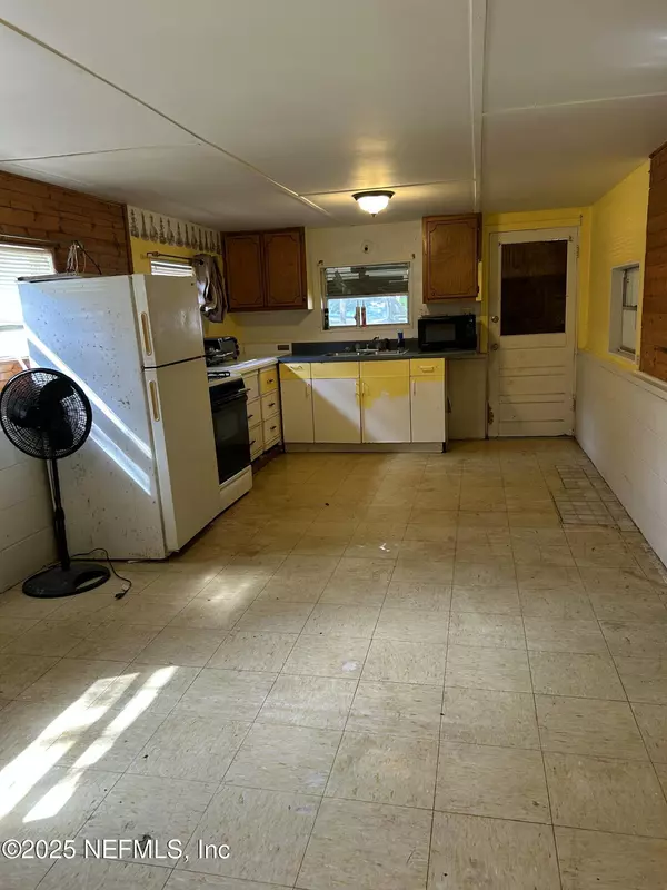 Palatka, FL 32134,218 DEANS CREEK RD