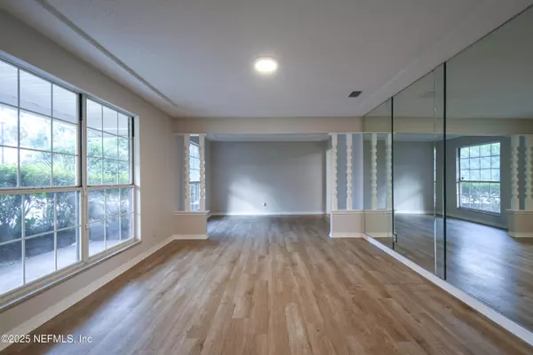 Orange Park, FL 32073,2807 PACES FERRY RD S