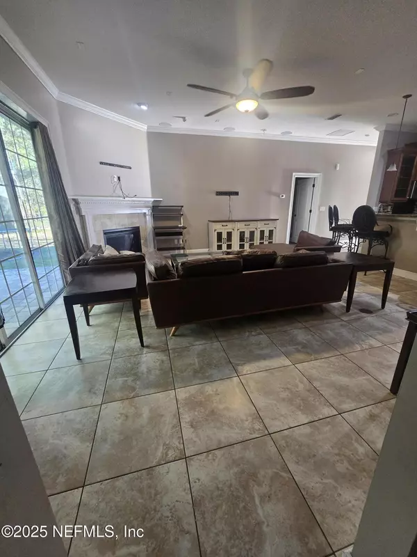 Orange Park, FL 32065,2055 CLUB LAKE DR