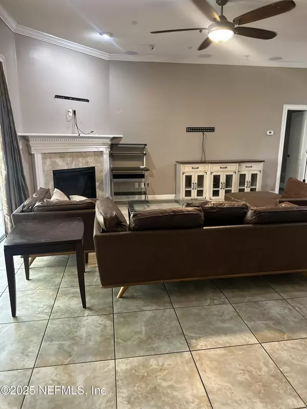 Orange Park, FL 32065,2055 CLUB LAKE DR