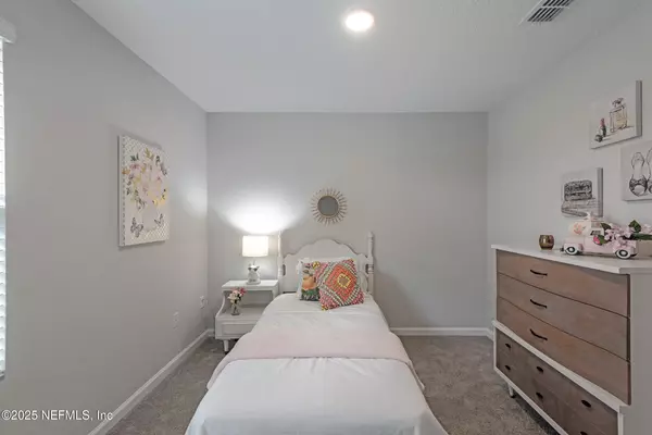 Jacksonville, FL 32221,8695 CRYSTALLINE LN