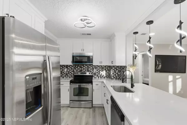 2555 BEAVERBROOK PL, Jacksonville, FL 32254