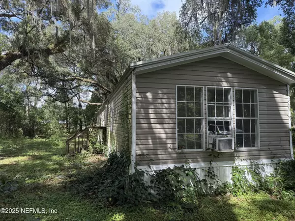 Hawthorne, FL 32640,102 TREE FARM RD