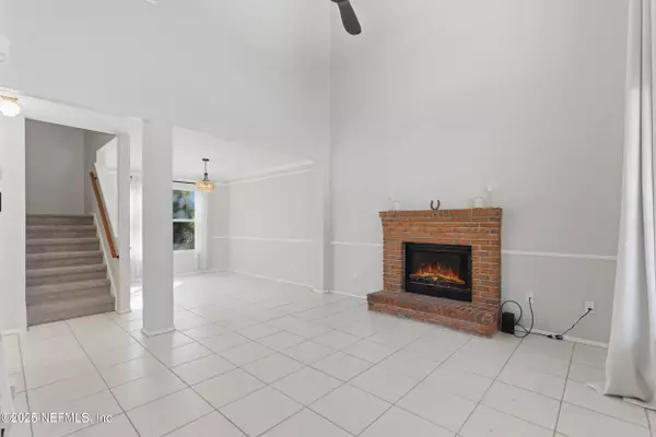 Jacksonville, FL 32225,541 SERENADE CIR E