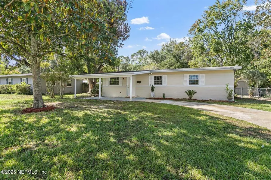 1900 KUSAIE DR, Jacksonville, FL 32246