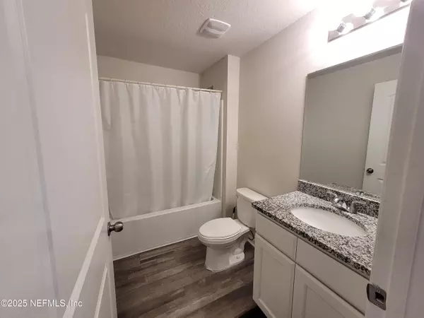 Welaka, FL 32193,256 RIVER HILL DR