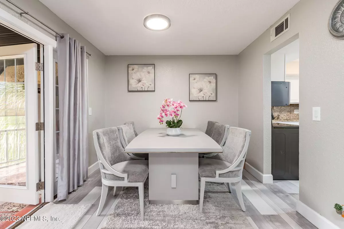 Jacksonville, FL 32217,6619 LA MIRADA DR W #2