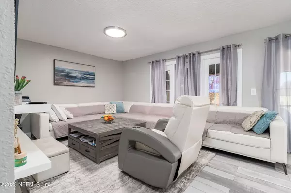 Jacksonville, FL 32217,6619 LA MIRADA DR W #2