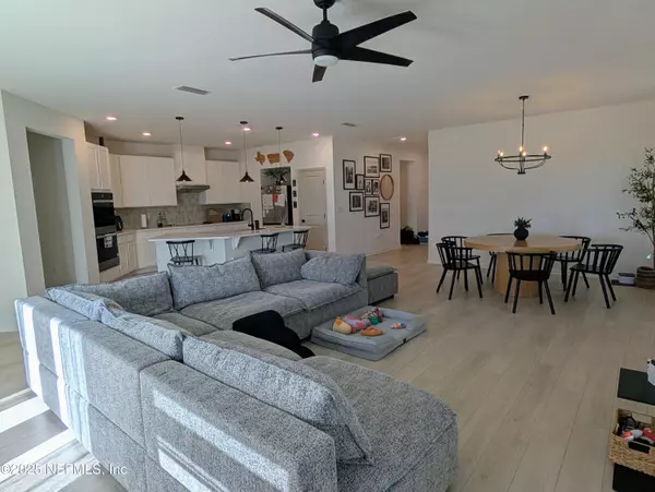 Jacksonville, FL 32222,7740 DUNHILL CT