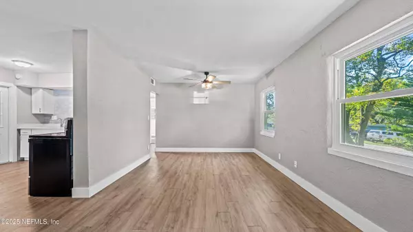 Jacksonville, FL 32211,1425 DOMAS DR