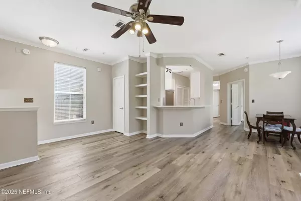 Jacksonville, FL 32216,8539 GATE Pkwy W #322