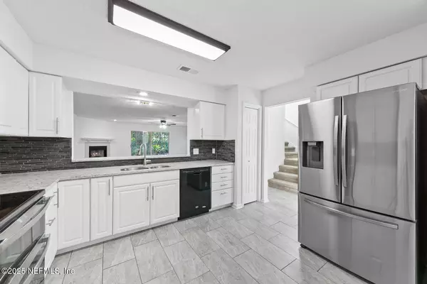 Jacksonville, FL 32225,3911 MEADOWVIEW DR N