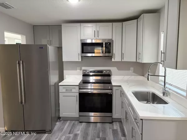 Jacksonville, FL 32210,4444 RAINER RD