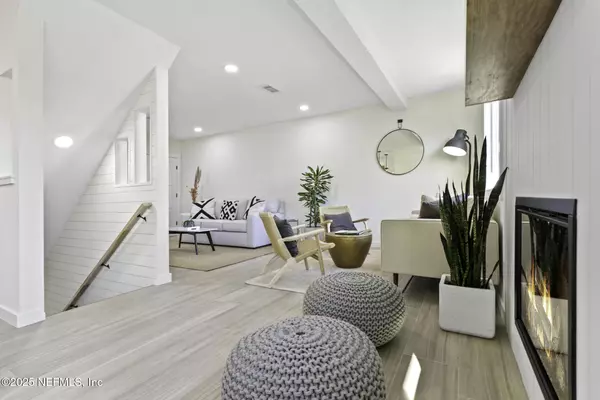 Jacksonville Beach, FL 32250,115 15TH AVE S #B