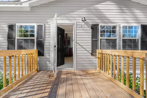 East Palatka, FL 32131,655 YELVINGTON RD