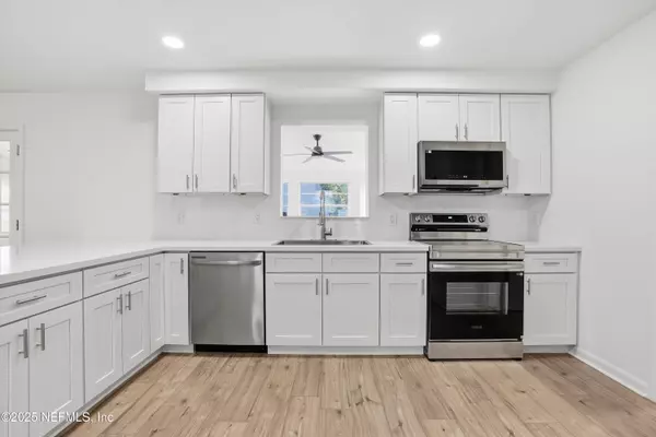 Jacksonville, FL 32218,924 TURTLE CREEK DR S