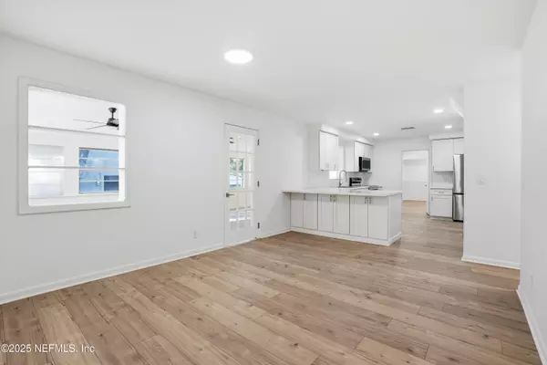 Jacksonville, FL 32218,924 TURTLE CREEK DR S