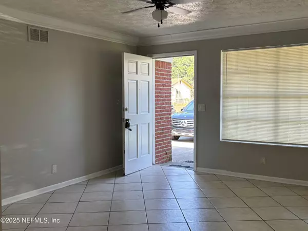 Jacksonville, FL 32210,7430 JADE DR N