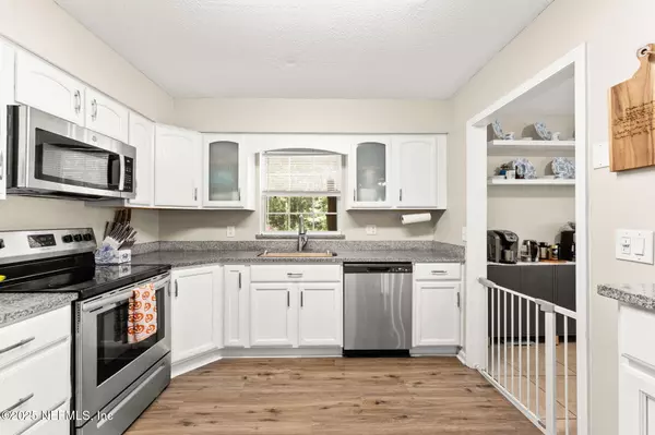 Jacksonville, FL 32221,8703 PINON DR